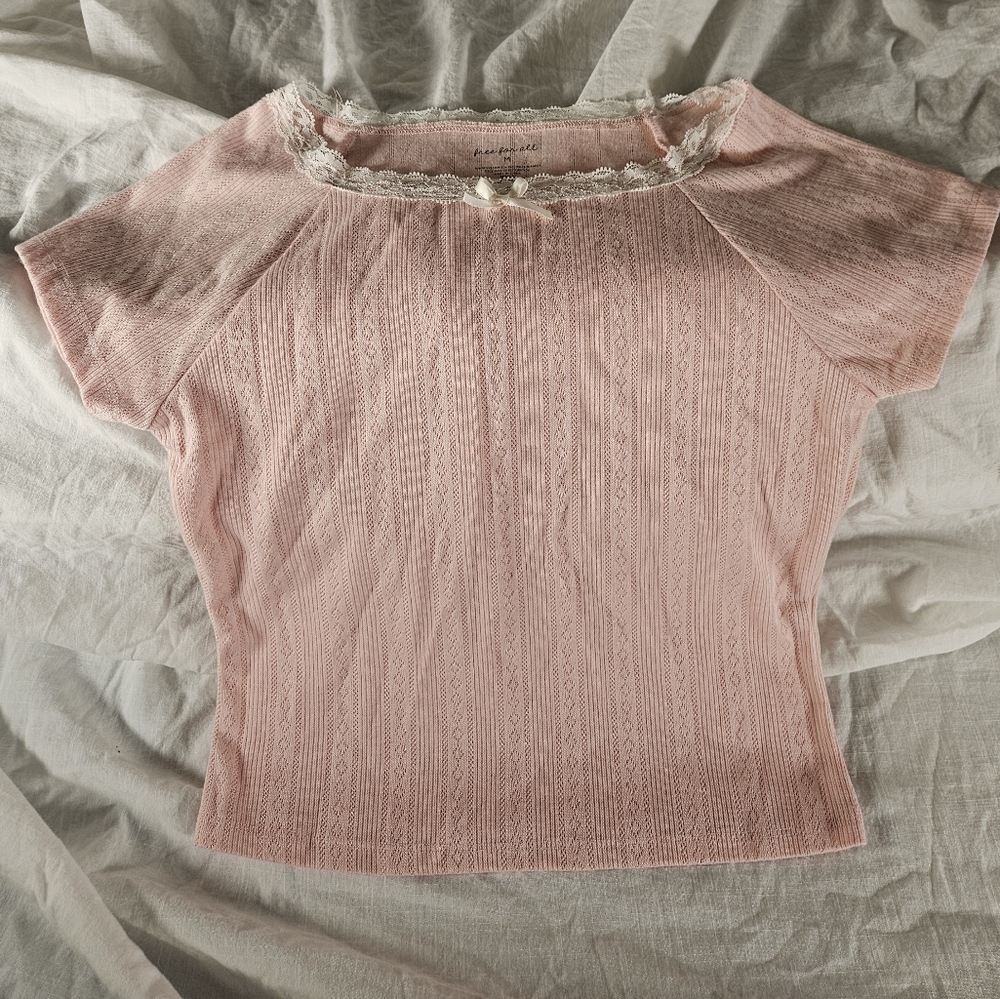 Free For All NWOT Pink With Lace Trim Short Sleeve Top